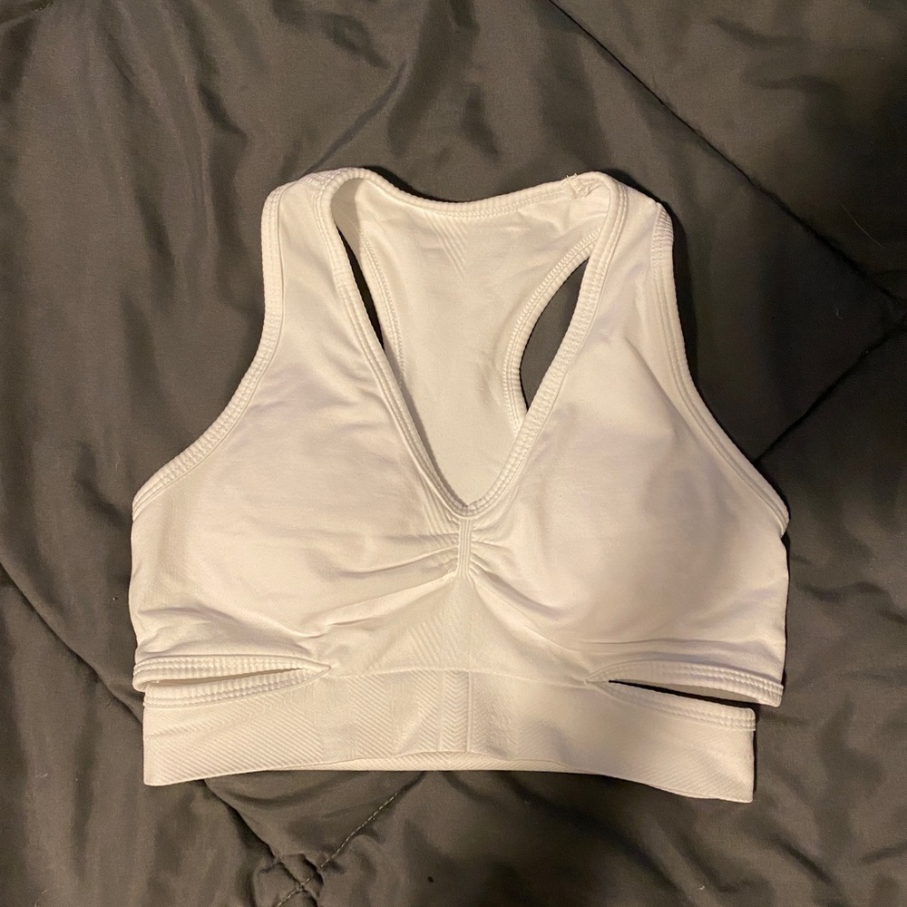 Alphalete stratus bra. Like new, never worn. Color white, size XS